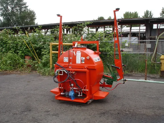 Rears Pak-Tank three-point sprayer with vertical spray booms