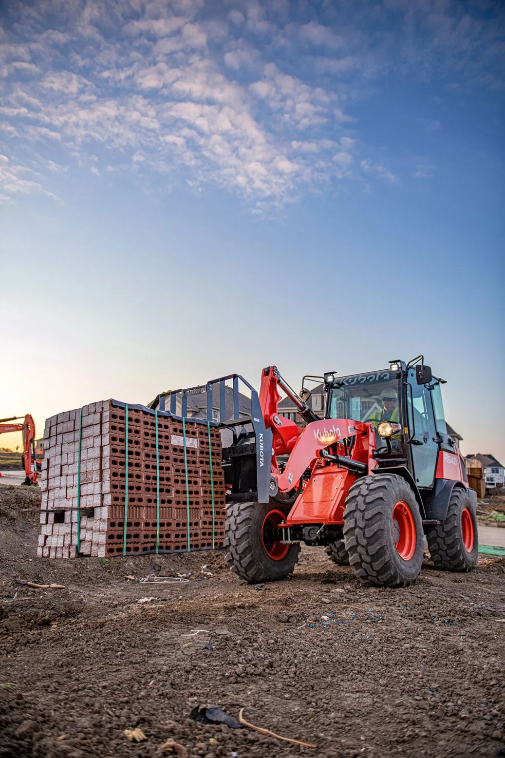 Kubota Construction R640