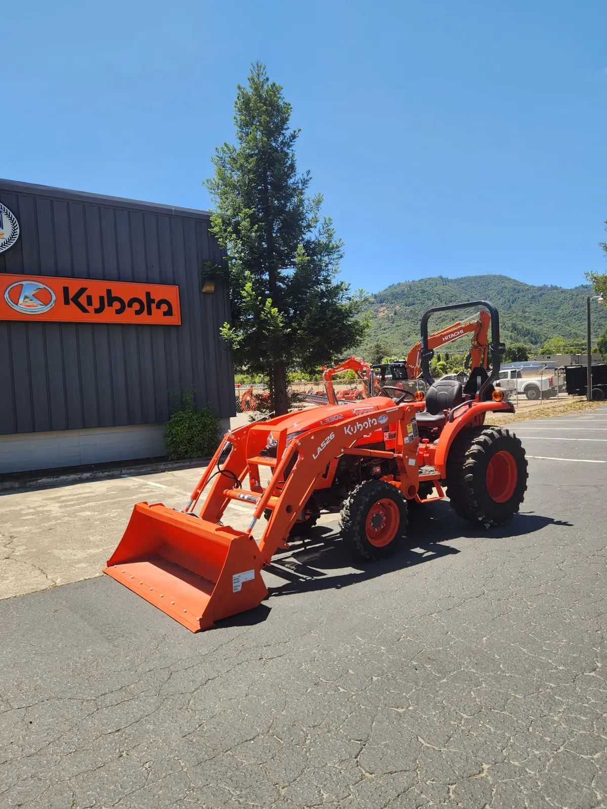 Actual stock photo 2 of Kubota L3302DT, stock 021023