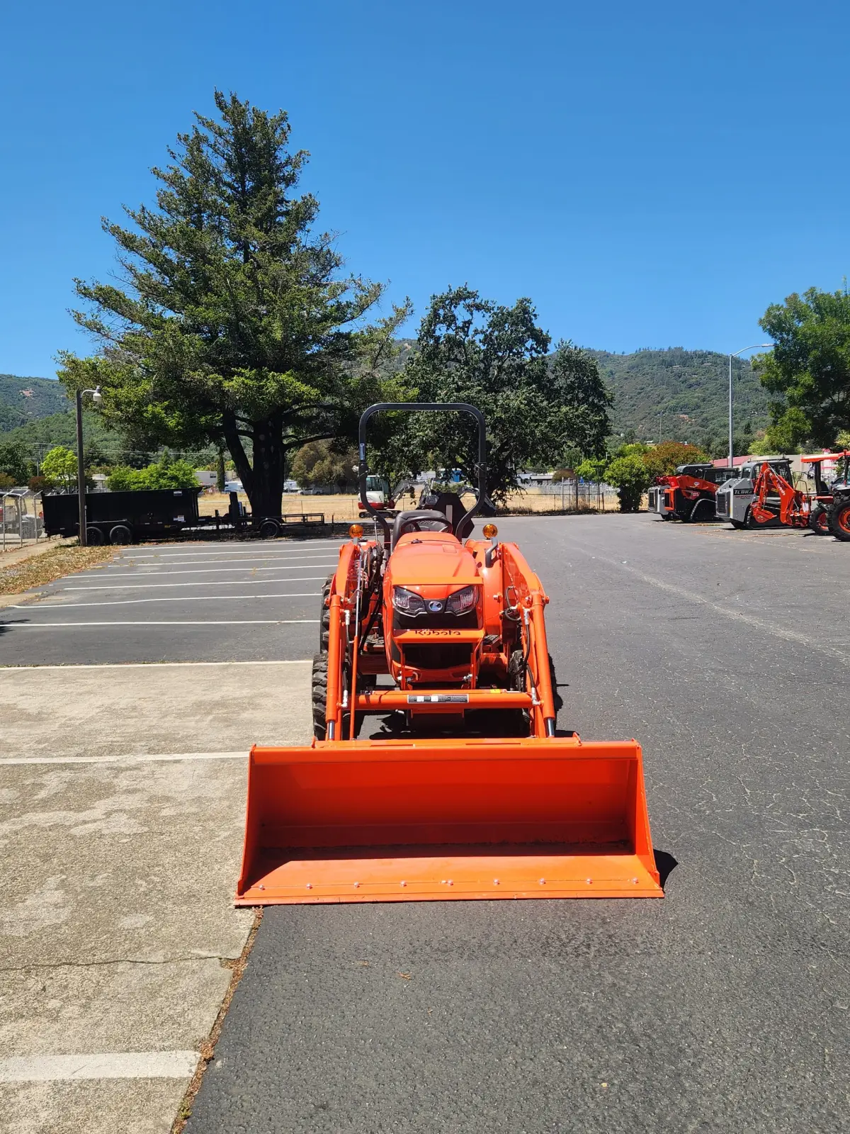 Actual stock photo 3 of Kubota L3302DT, stock 021023