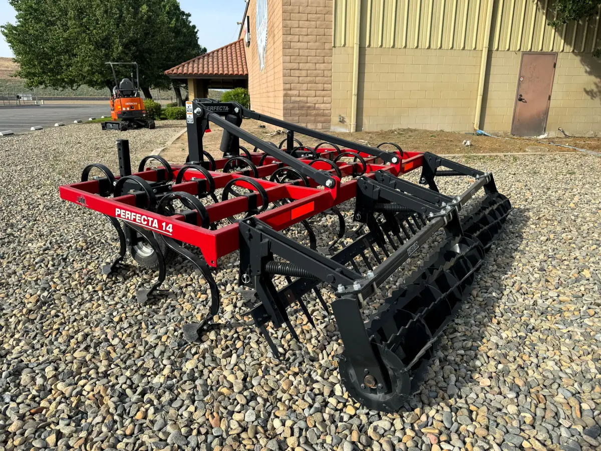 Unverferth STP101401R 10’ Perfecta Field Cultivator, 7” Shovels, Spike Leveler