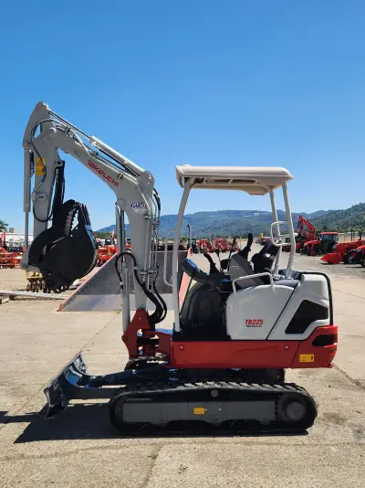 Actual stock photo of Takeuchi TB225R, stock 016974