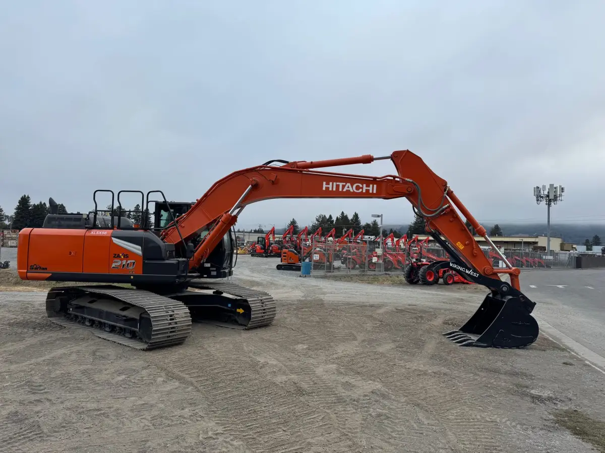 Actual stock photo of Hitachi LANDCROS ZX210LC-7H, stock 008522