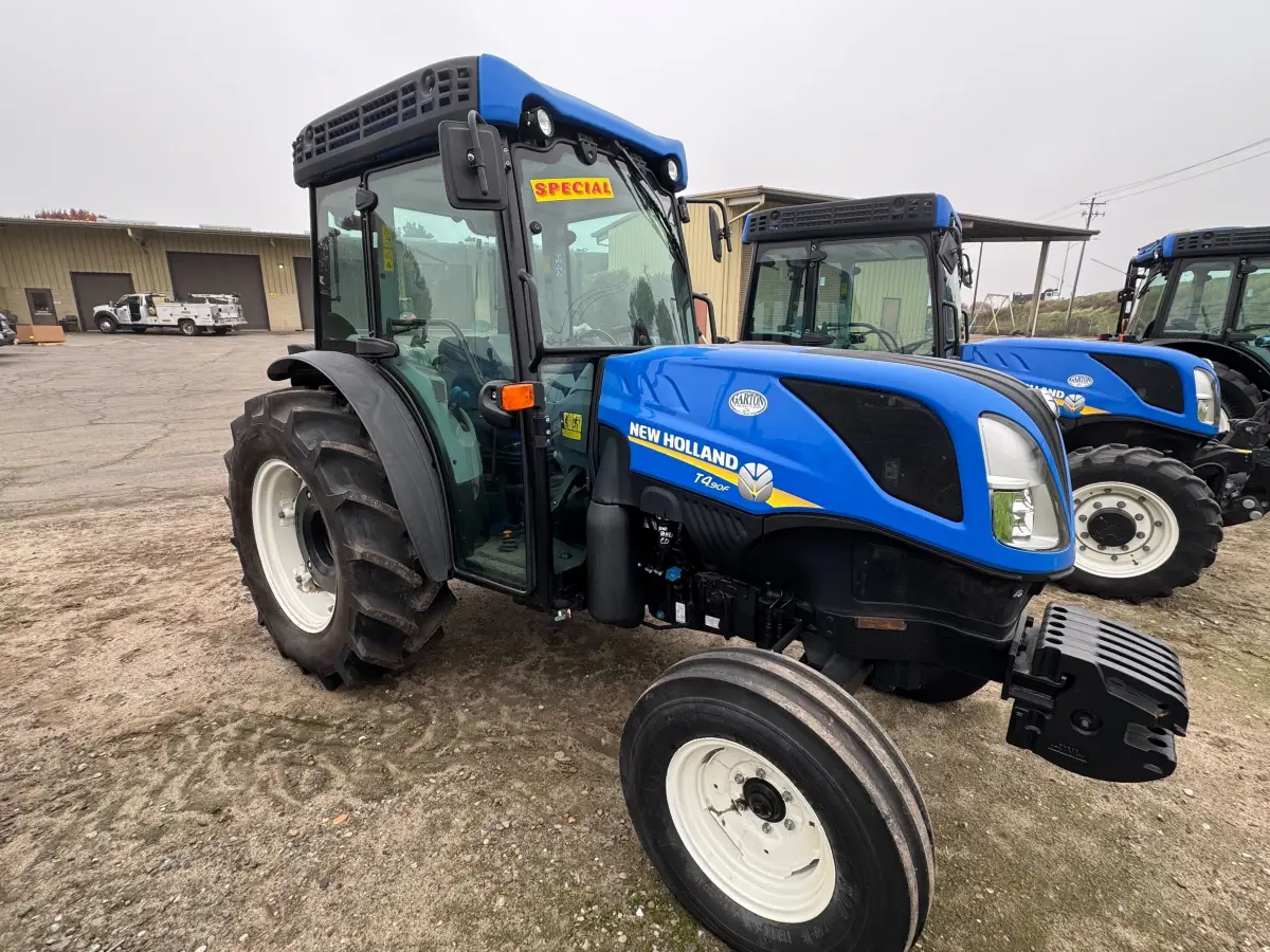 Actual stock photo of 2022 New Holland T4.90F, stock F92617