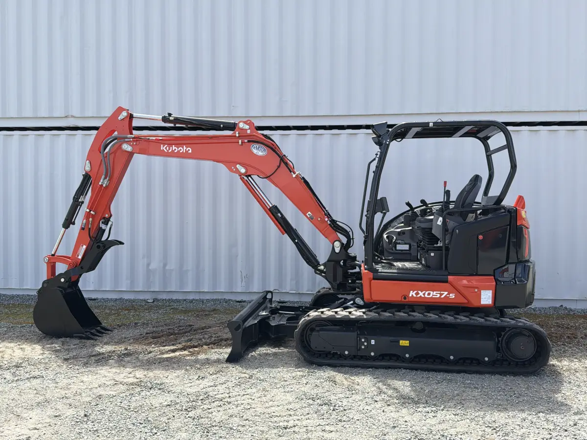 Actual stock photo of Kubota Construction KX057-5R1AP, stock 021545