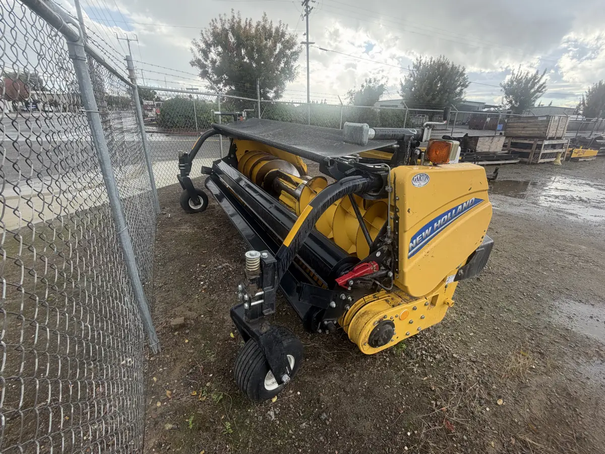 Heavy-duty New Holland FP380HDY Self Propelled Forage Harvester Head