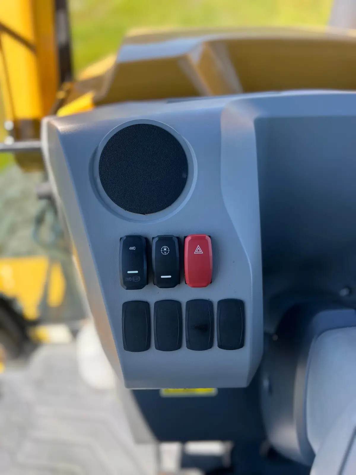 Actual stock photo of Caterpillar 415F2 IL, stock 027446