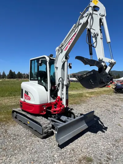 Actual stock photo of Takeuchi TB335R-CRA, stock 001943