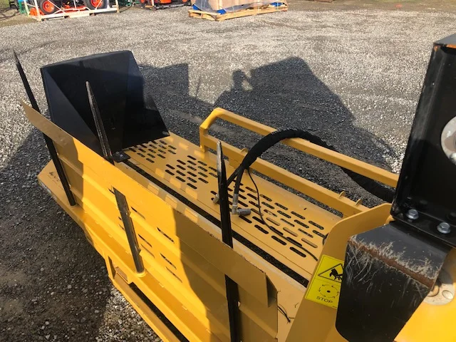 Bale chamber and hydraulic connections on a Tubeline Bale Boss I-3820