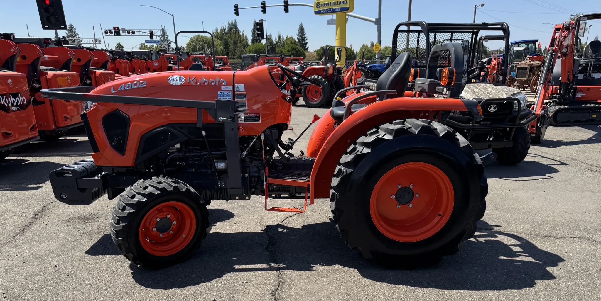 Actual stock photo of Kubota L4802DTN, stock 029148