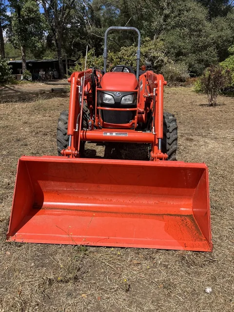Actual stock photo 3 of 2017 Kubota M5660SUHD, stock 030323