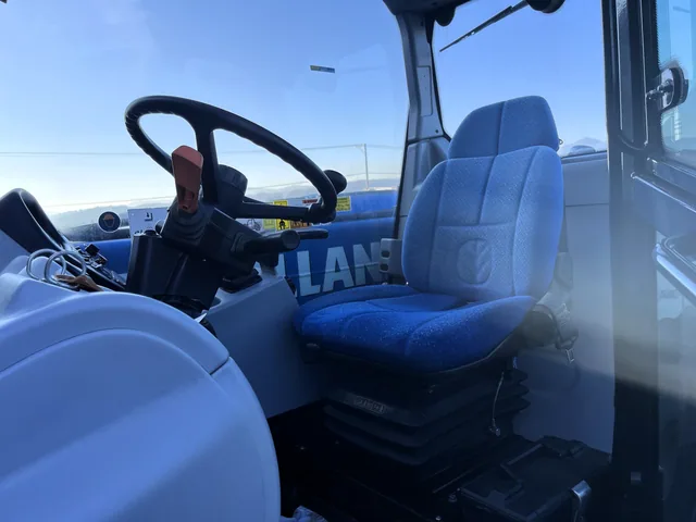 Actual stock photo 5 of 2015 New Holland LM6.32, stock 017911
