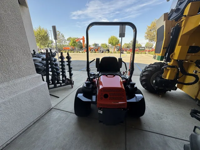 Actual stock photo 3 of Kubota ZD1211RL372R, stock 026687