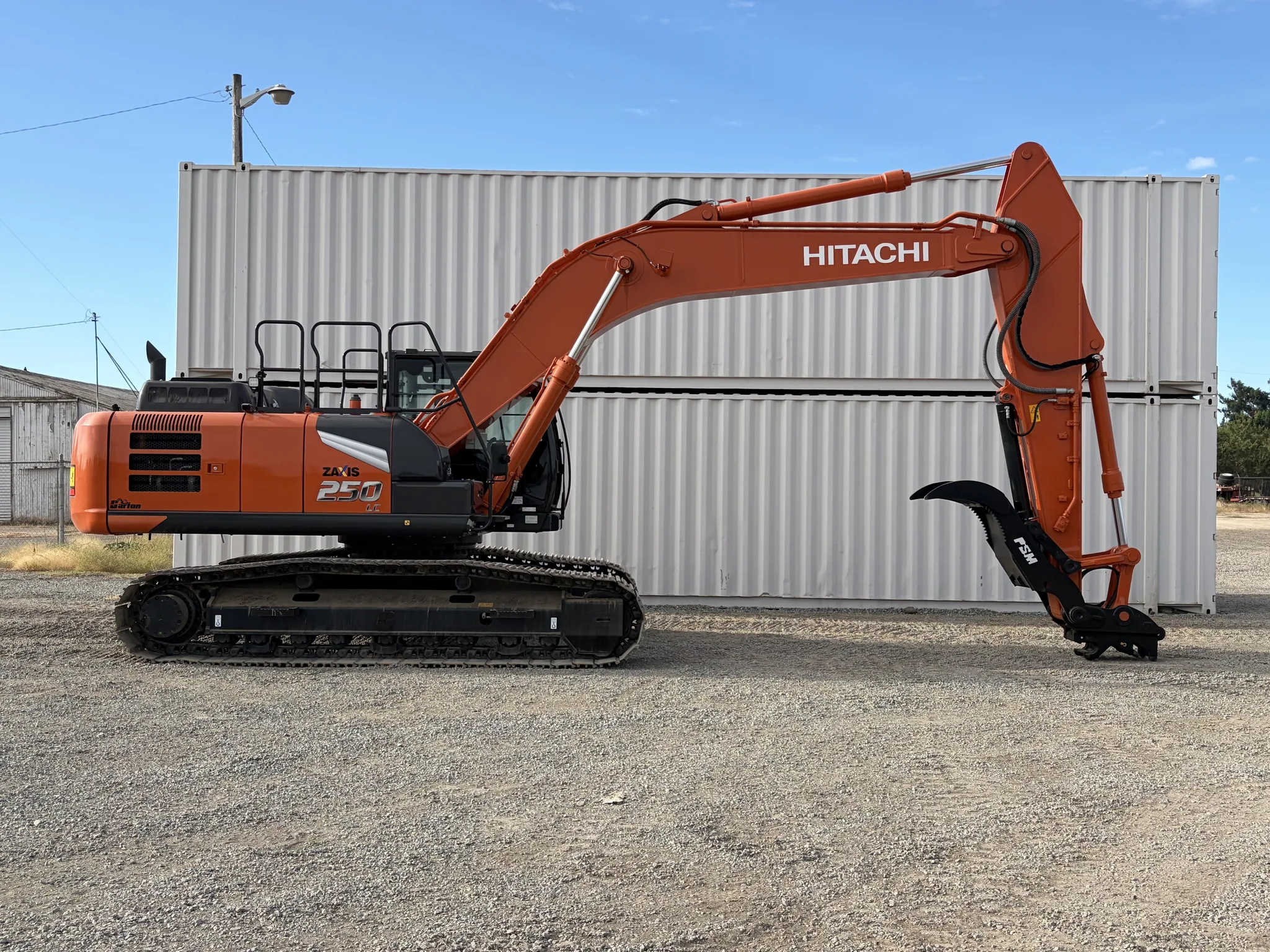 Actual stock photo of Hitachi LANDCROS ZX250LC-7H, stock 018143