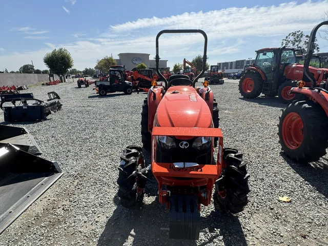 Actual stock photo 3 of Kubota L3302DT, stock 025122