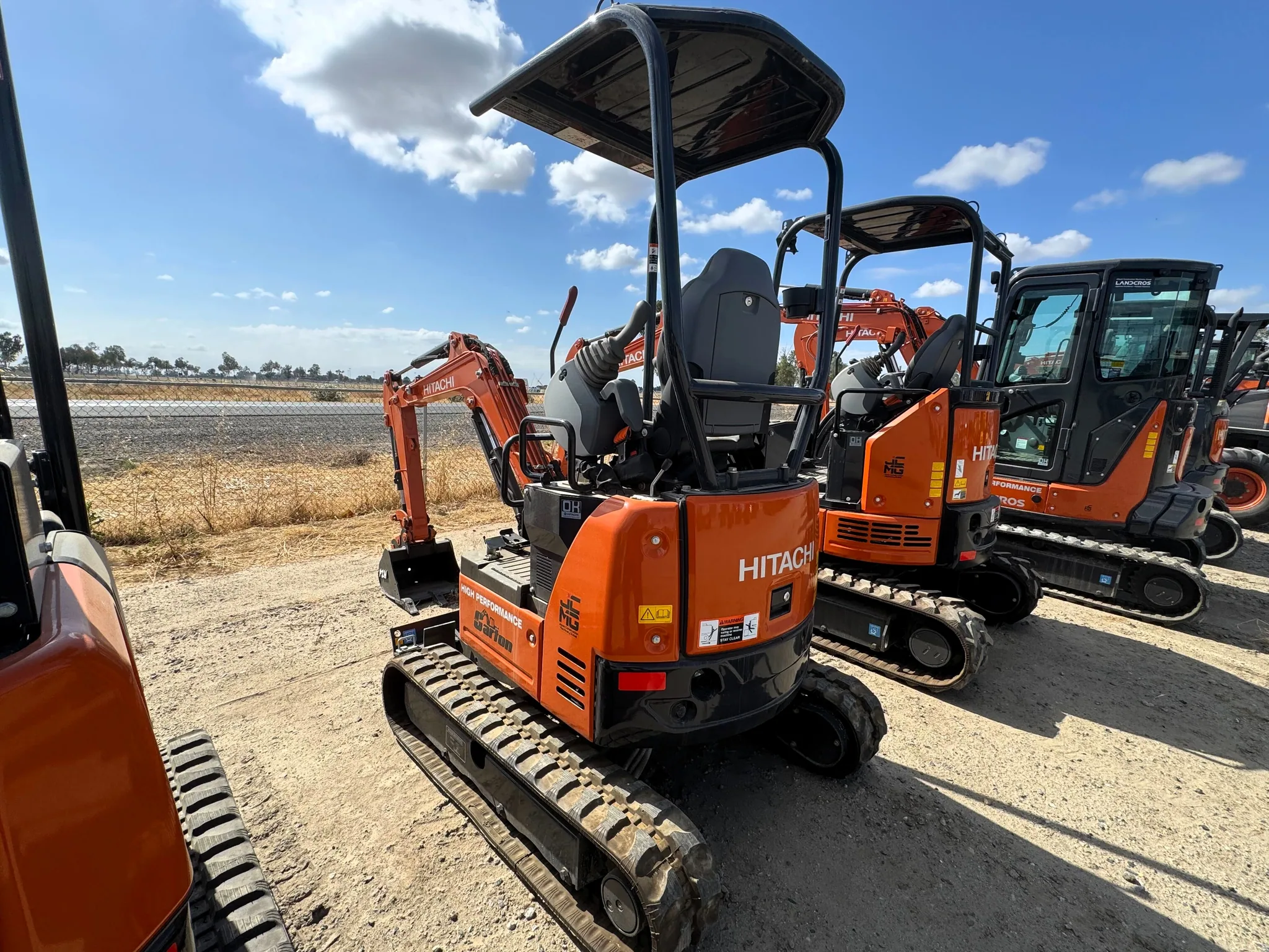 Actual stock photo of Hitachi LANDCROS ZX17U-5N, stock 023256