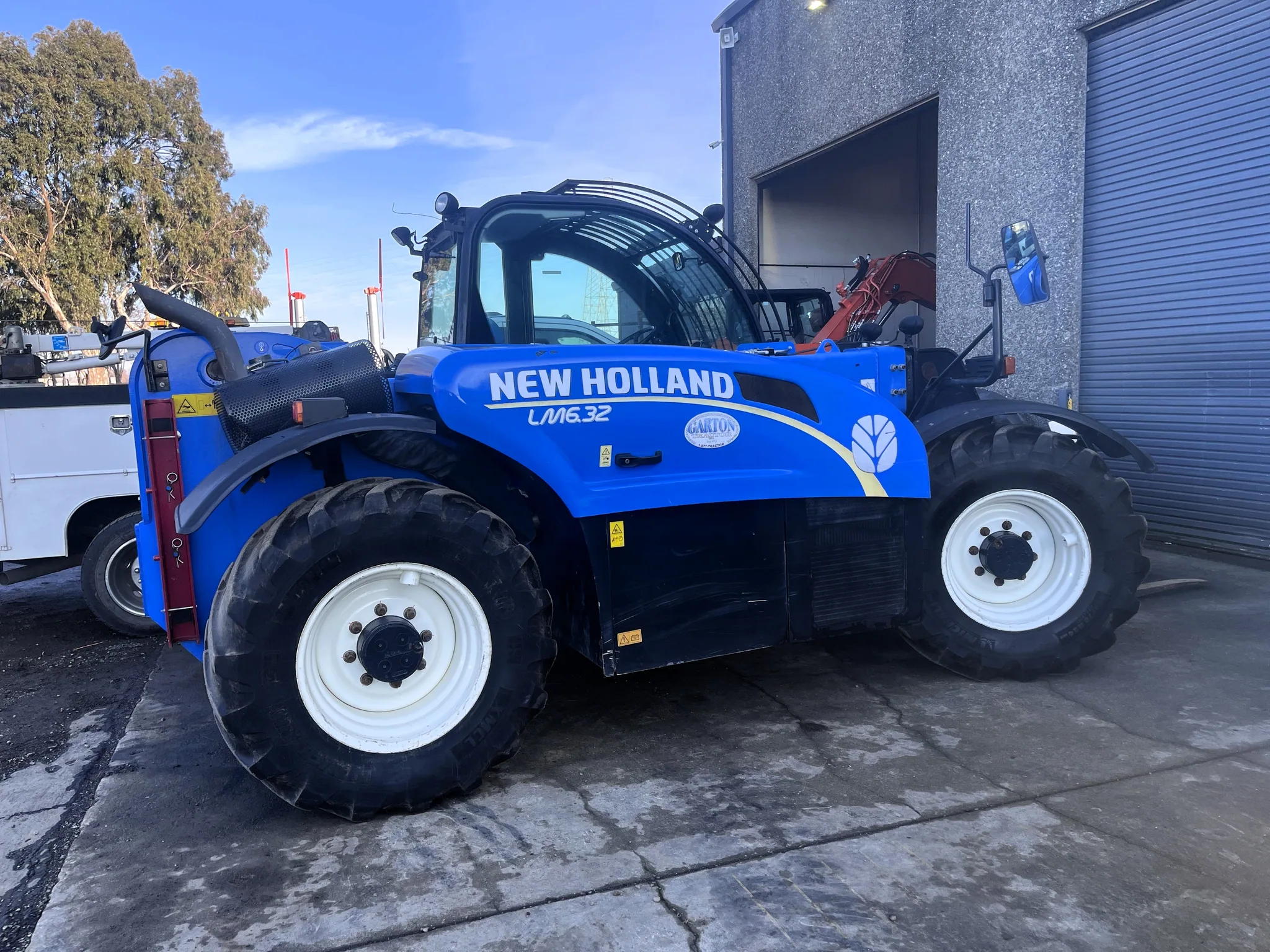 Actual stock photo of New Holland LM6.32, stock 017911