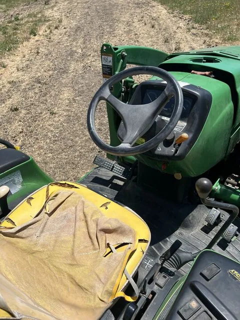 Actual stock photo 4 of 2010 John Deere 4210, stock 028608