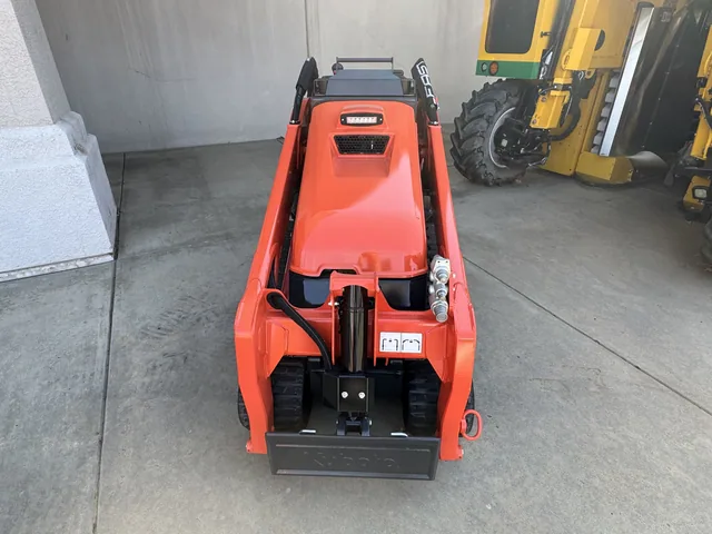Actual stock photo 3 of Kubota Construction SCL1000, stock 028057