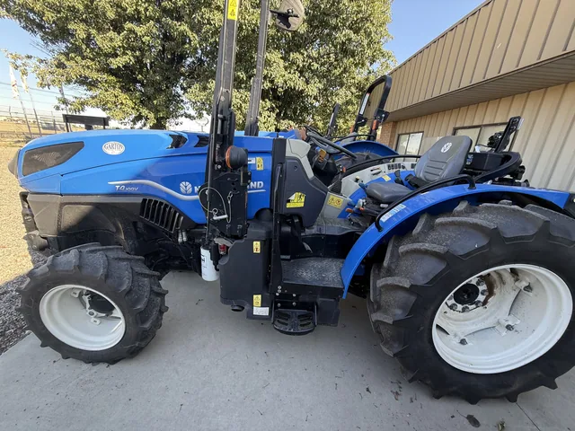 Actual stock photo 2 of 2023 New Holland T4.100V, stock 004494
