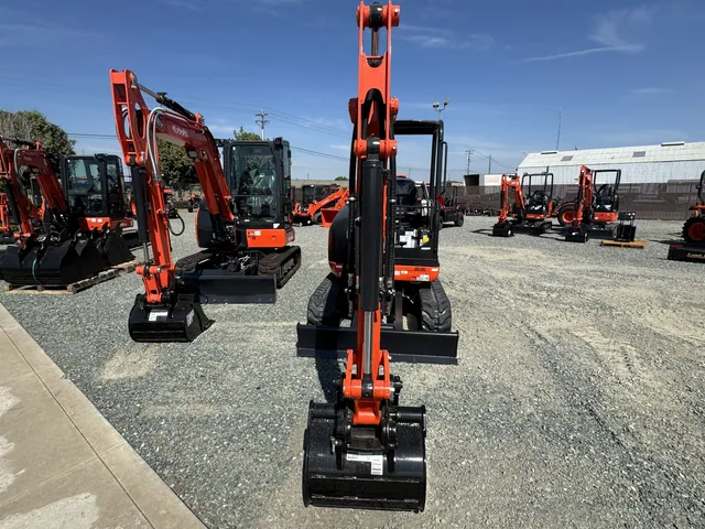 Actual stock photo 3 of Kubota Construction KX030-4R1, stock 025734
