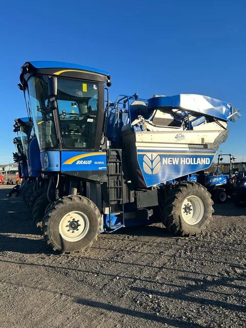 Actual stock photo 2 of New Holland 9090L, stock C91285
