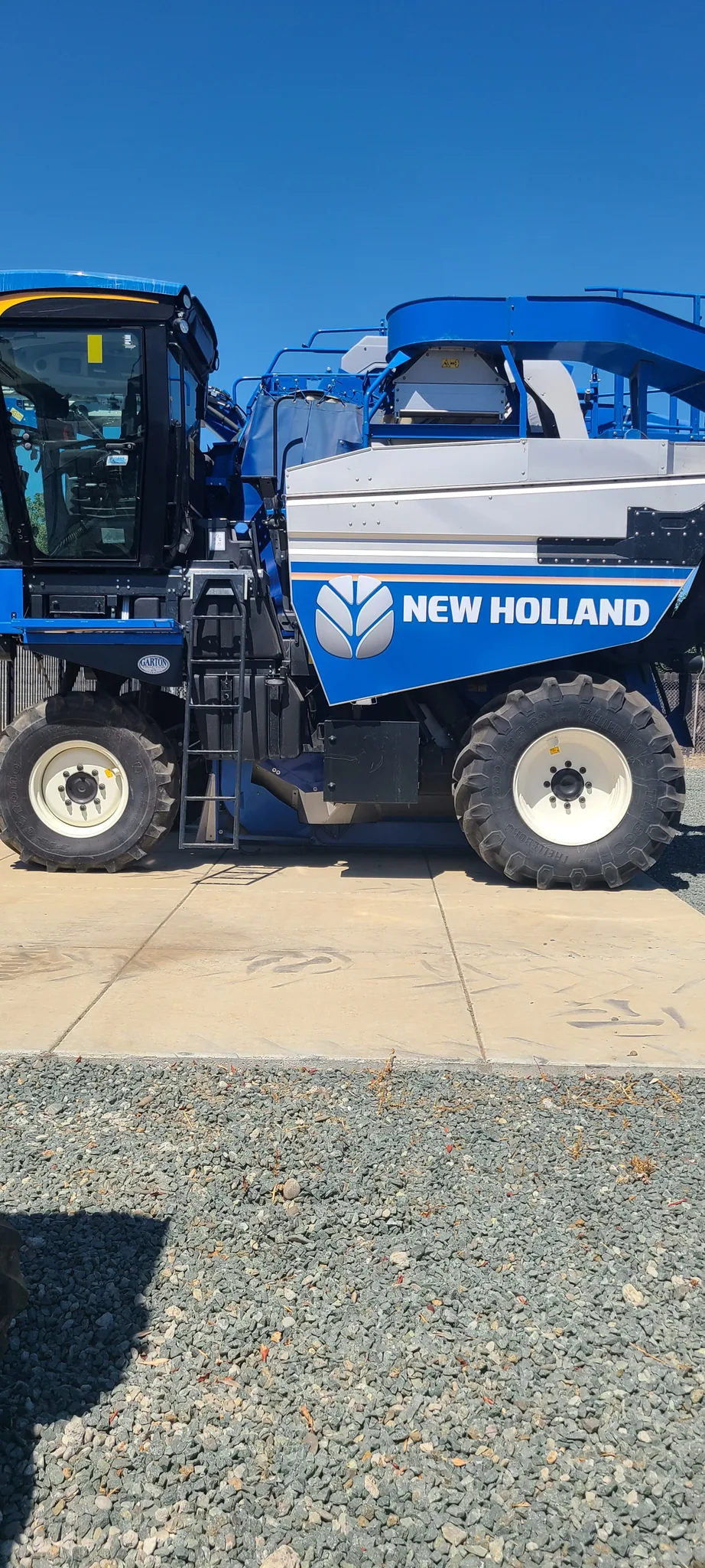 Actual stock photo of New Holland 9090XE, stock 008039