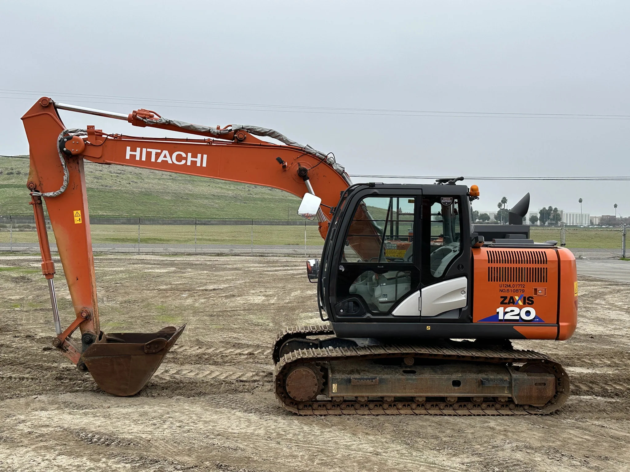 Actual stock photo of Hitachi LANDCROS ZX120-6, stock 017864