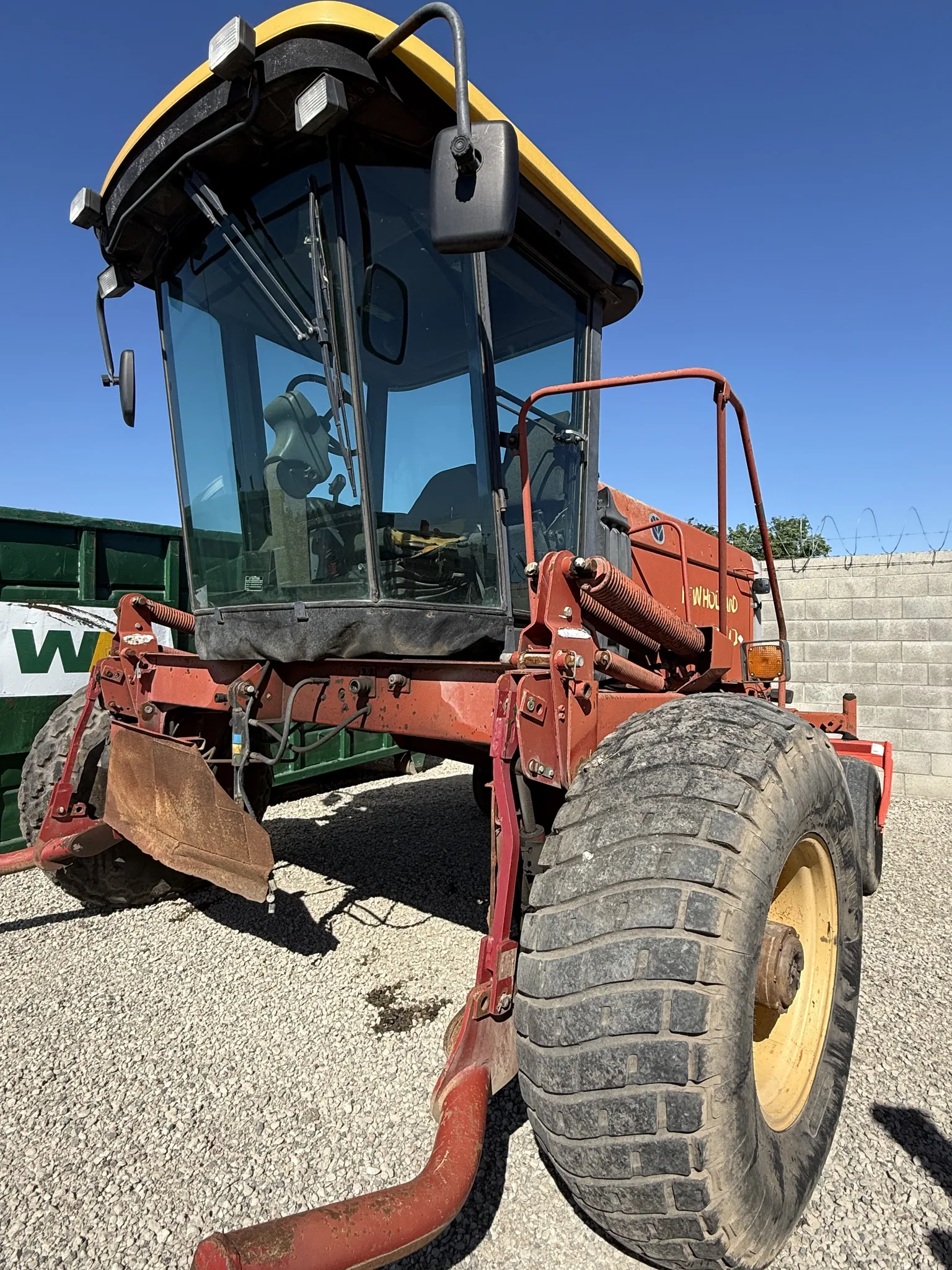 Actual stock photo of New Holland HW340, stock 005759