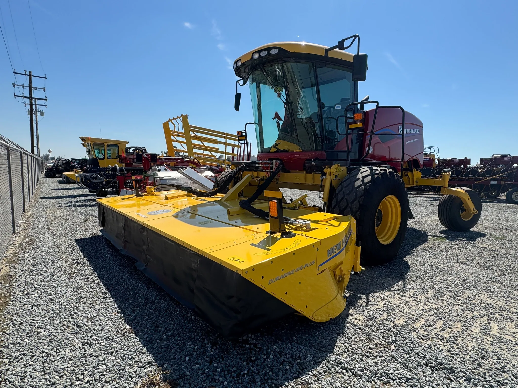 Actual stock photo of New Holland SP220 PLUS, stock 008822