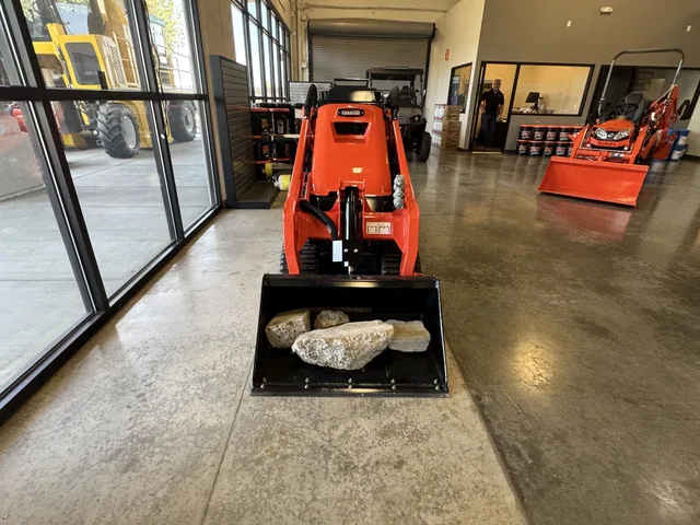 Actual stock photo 2 of Kubota Construction SCL1000, stock 026676
