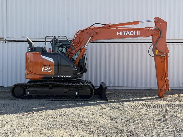 Actual stock photo 2 of Hitachi LANDCROS ZX135US-7H, stock 021881