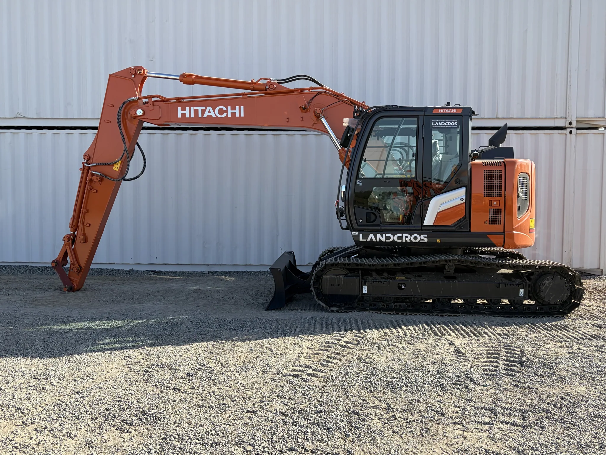 Actual stock photo of Hitachi LANDCROS ZX135US-7H, stock 021881