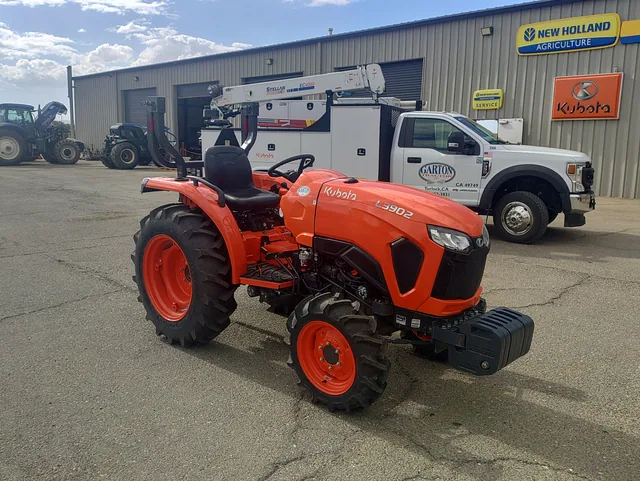 Actual stock photo 3 of 2025 Kubota L3902DT, stock 019925