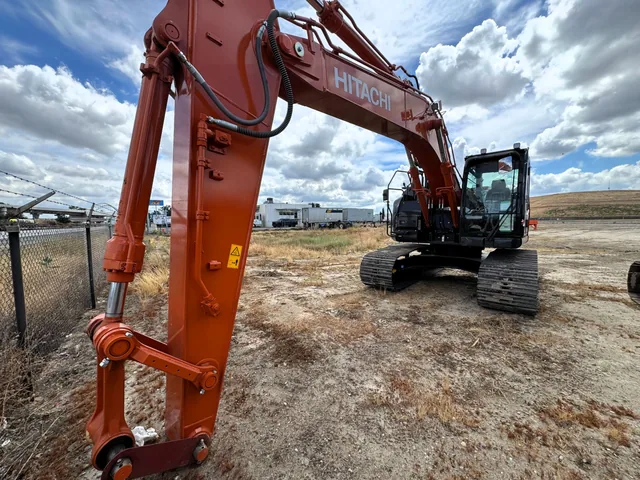 Actual stock photo 3 of Hitachi LANDCROS ZX245USLC-7, stock 026394