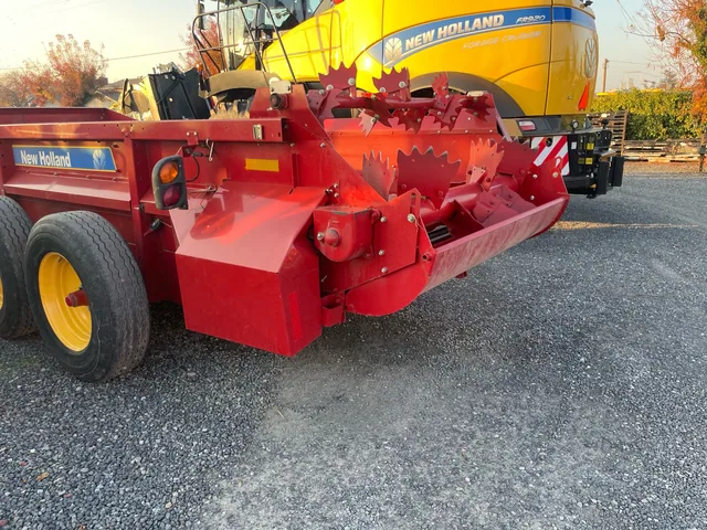 Actual stock photo 3 of New Holland 195MBS, stock N90953