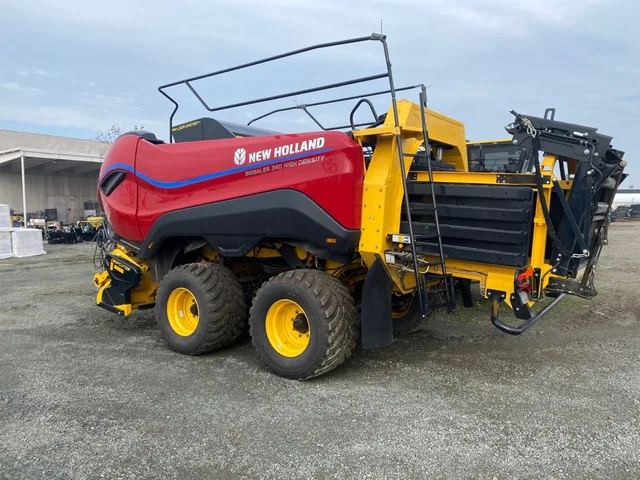 Actual stock photo 3 of 2024 New Holland BB340R HD, stock 001343