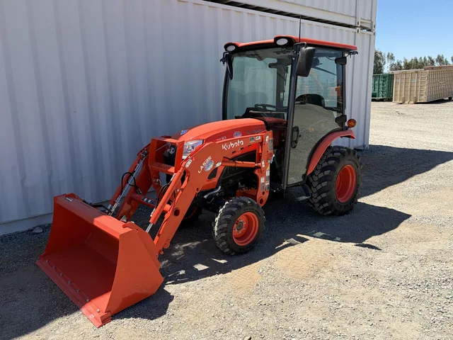 Actual stock photo 4 of 2024 Kubota LX2610HSDC, stock 013819
