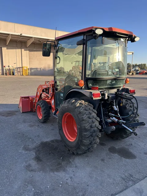 Actual stock photo 3 of 2026 Kubota LX3520SUHSDC, stock 030921