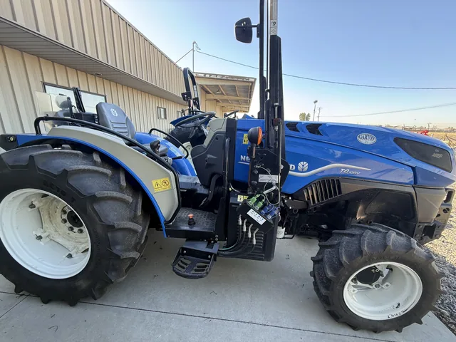 Actual stock photo 3 of 2023 New Holland T4.100V, stock 004494