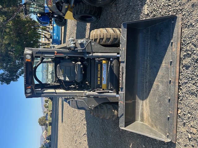 Actual stock photo 2 of New Holland L320, stock C91315