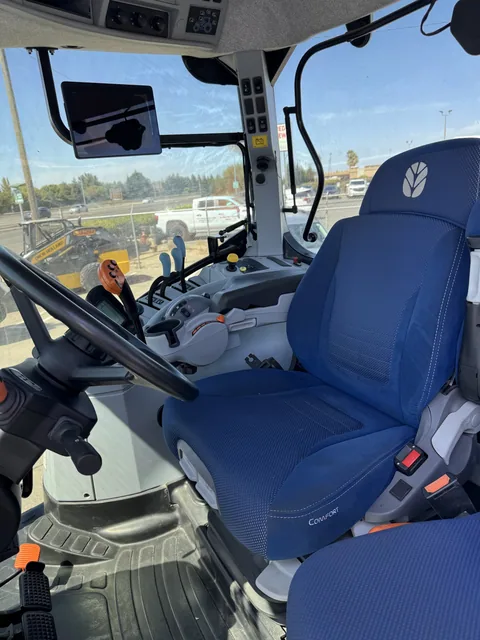 Actual stock photo 5 of 2018 New Holland T7.230CLA, stock 029049