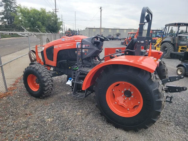 Actual stock photo 2 of Kubota M6L-111SDS2, stock 025181
