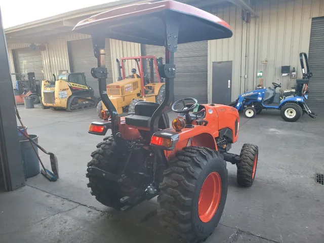 Actual stock photo 3 of Kubota L2502HST, stock 016578