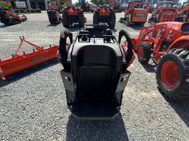 Actual stock photo 4 of Kubota Construction SCL1000, stock 028056