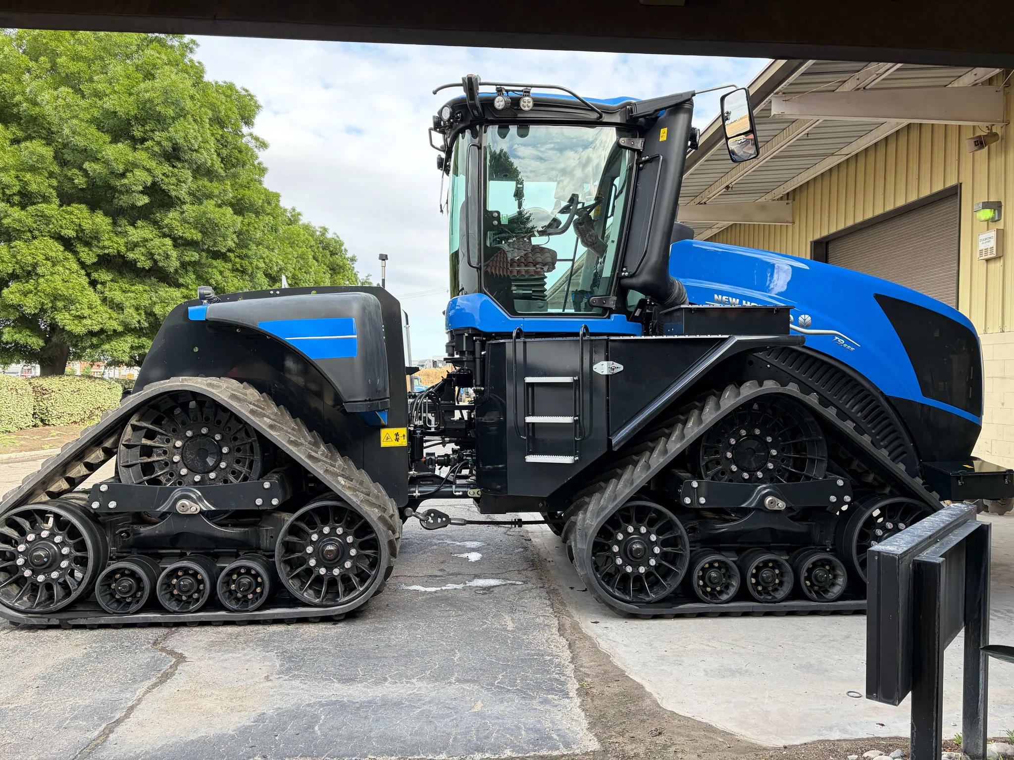 Actual stock photo of New Holland T9.655, stock 027349