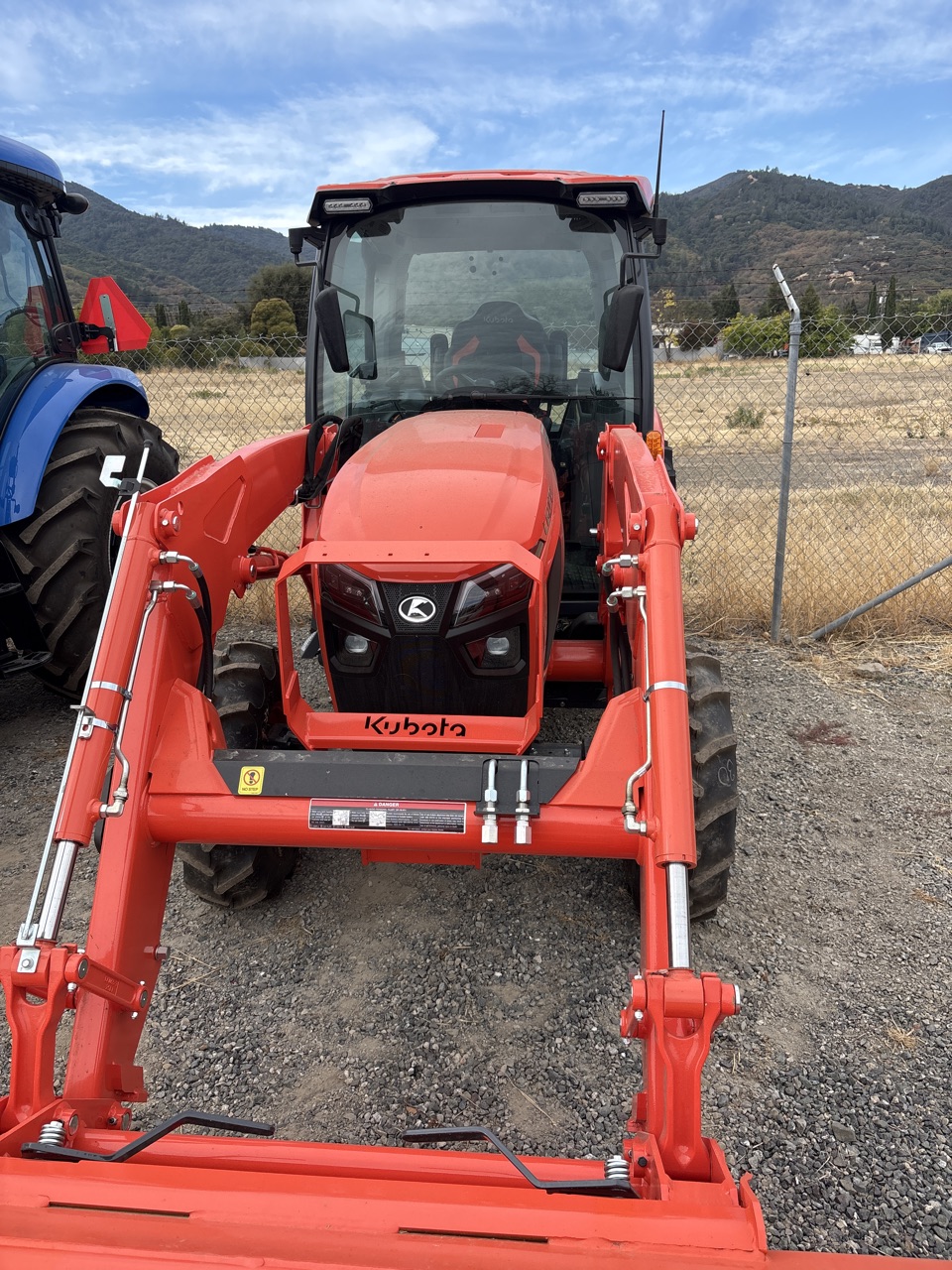 Actual stock photo of Kubota L6070PRMC, stock 024417