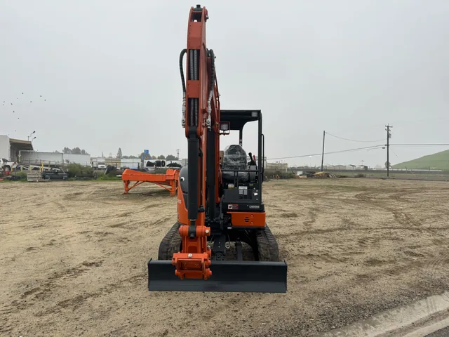 Actual stock photo 3 of Hitachi LANDCROS ZX35U-5N, stock 021893