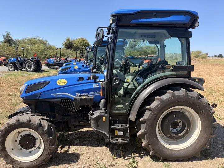 Actual stock photo of New Holland T4.100F T4B, stock 029939