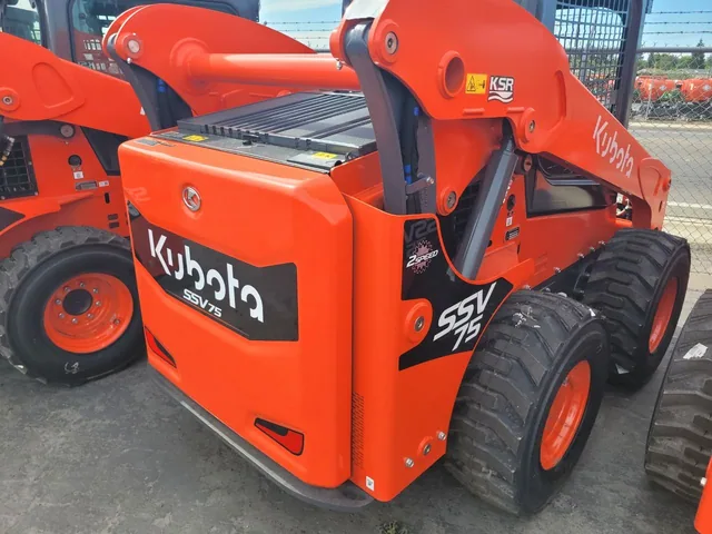 Actual stock photo 2 of Kubota Construction SSV75PHFR, stock 024511